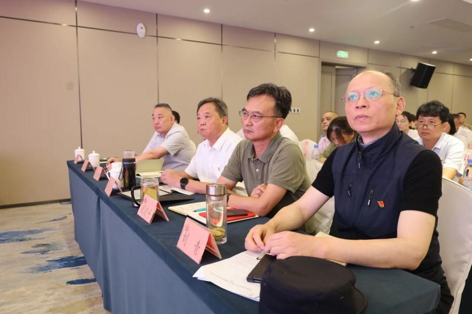 C:/Users/admin/Desktop/凝心聚力謀發(fā)展 同心奮斗譜新篇——南京市公安局國(guó)資辦黨總支、南京市保安服務(wù)有限公司黨支部聯(lián)合舉辦專(zhuān)題黨課/3.jpg3