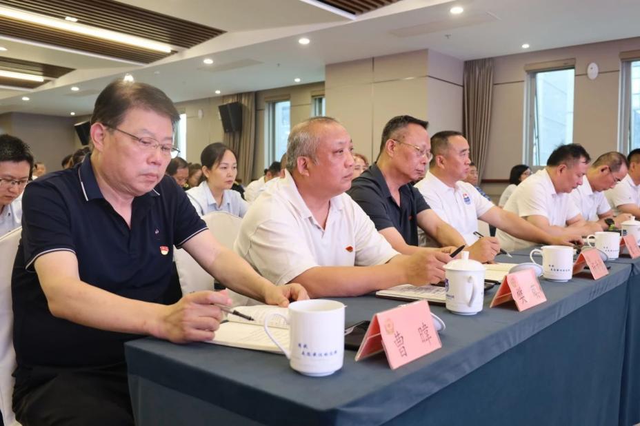 C:/Users/admin/Desktop/凝心聚力謀發(fā)展 同心奮斗譜新篇——南京市公安局國(guó)資辦黨總支、南京市保安服務(wù)有限公司黨支部聯(lián)合舉辦專(zhuān)題黨課/2.jpg2