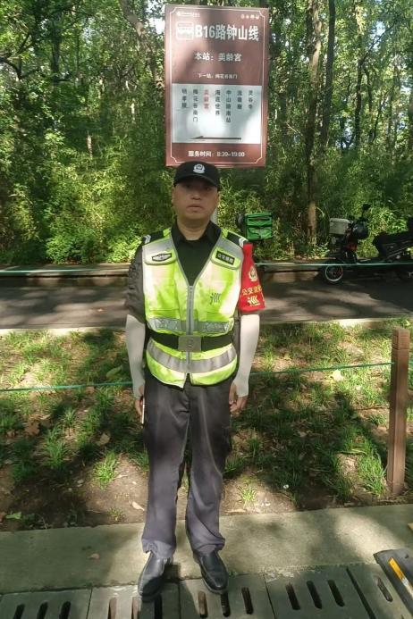 C:/Users/Administrator/Desktop/臺(tái)風(fēng)“貝碧嘉”來(lái)襲，南京保安積極應(yīng)對(duì)，“守”護(hù)萬(wàn)家團(tuán)圓！/1.jpg1