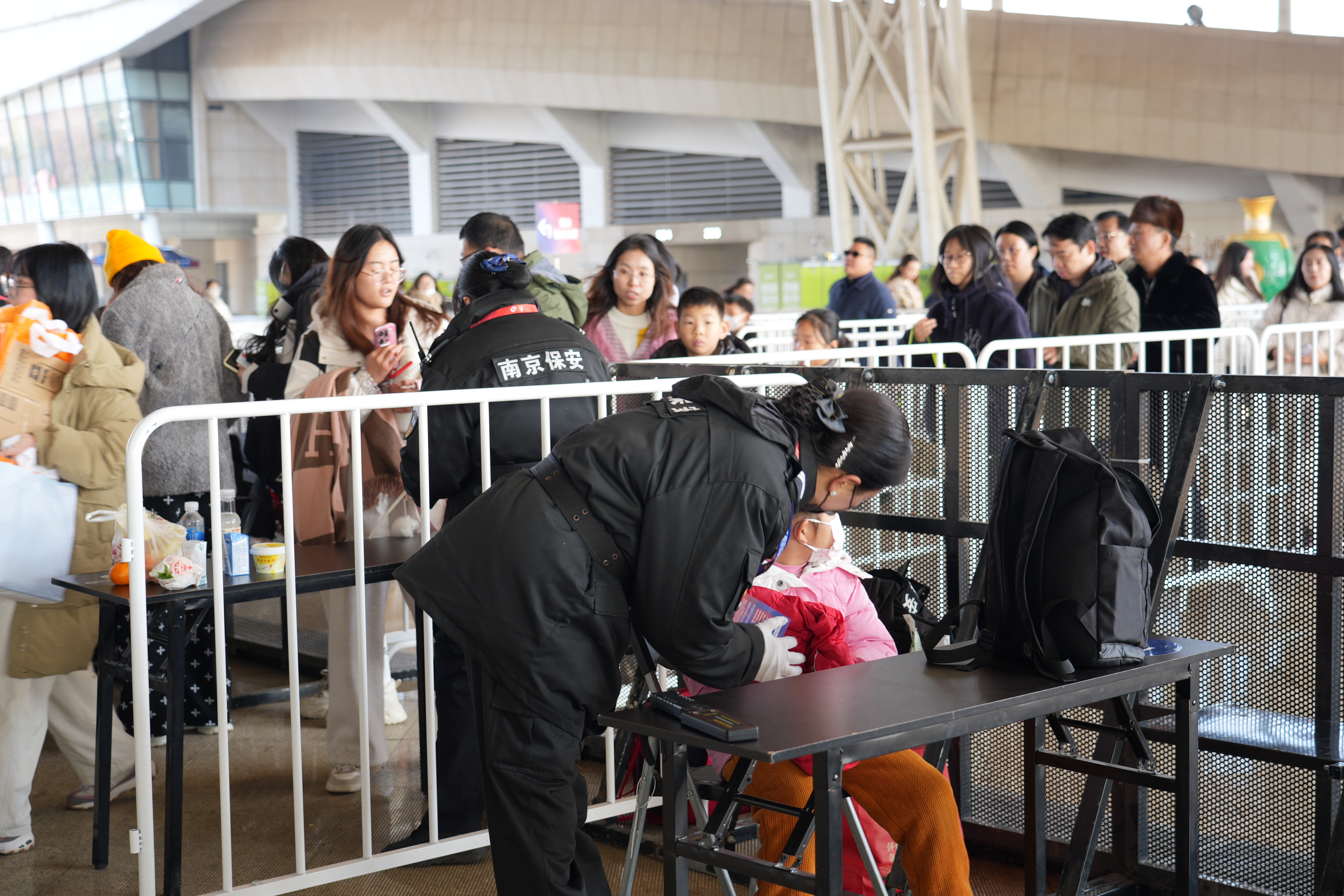 E:/25.12.10后 上傳網(wǎng)站留存/“安保鐵軍、硬核保障”2025系列報道四十一——乒超巔峰對決耀金陵 南京市保硬核護(hù)航筑平安/DSC06736.JPGDSC06736