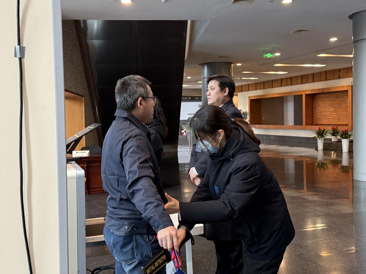 E:/25.12.10后 上傳網(wǎng)站留存/“安保鐵軍、硬核保障”2026系列報(bào)道一——科技引領(lǐng)未來(lái)，安全護(hù)航盛會(huì)/照片/79854b95b5929b8d99e14dd1fe9a271f.jpg79854b95b5929b8d99e14dd1fe9a271f